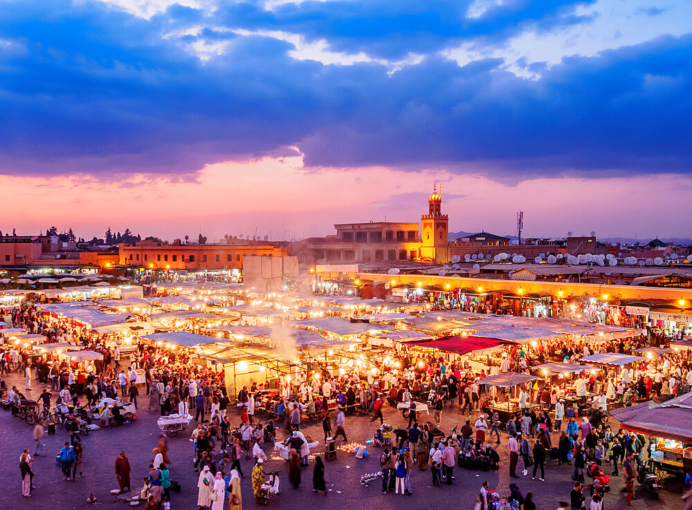 Jemaa el-Fnaa (Jemaa el-Fna) at dusk, square and market in the Old Medina, UNESCO World Heritage Site, Marrakesh, Marrakesh-Safi Region, Morocco, North Africa, Africa