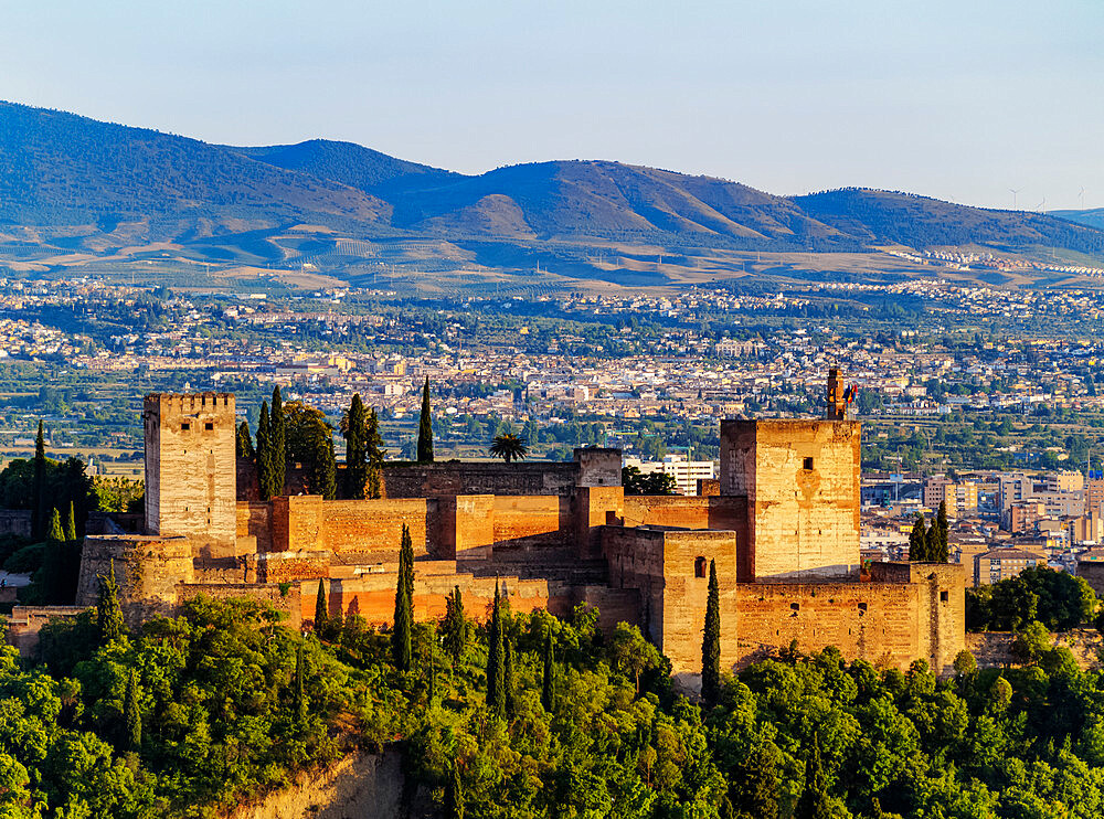 The Alhambra, a palace and fortress complex, sunset, UNESCO World Heritage Site, Granada, Andalusia, Spain, Europe