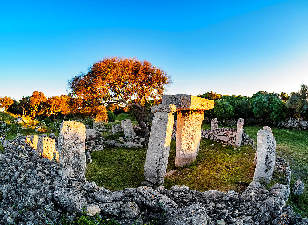 Taula at sunset, Talati de Dalt archaeological site, Menorca (Minorca), Balearic Islands, Spain, Mediterranean, Europe