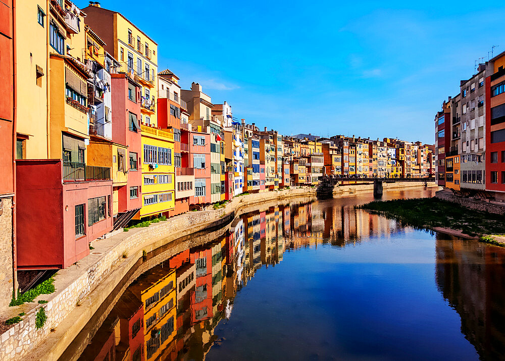 Colourful houses reflecting in the Onyar River, Girona (Gerona), Catalonia, Spain, Europe