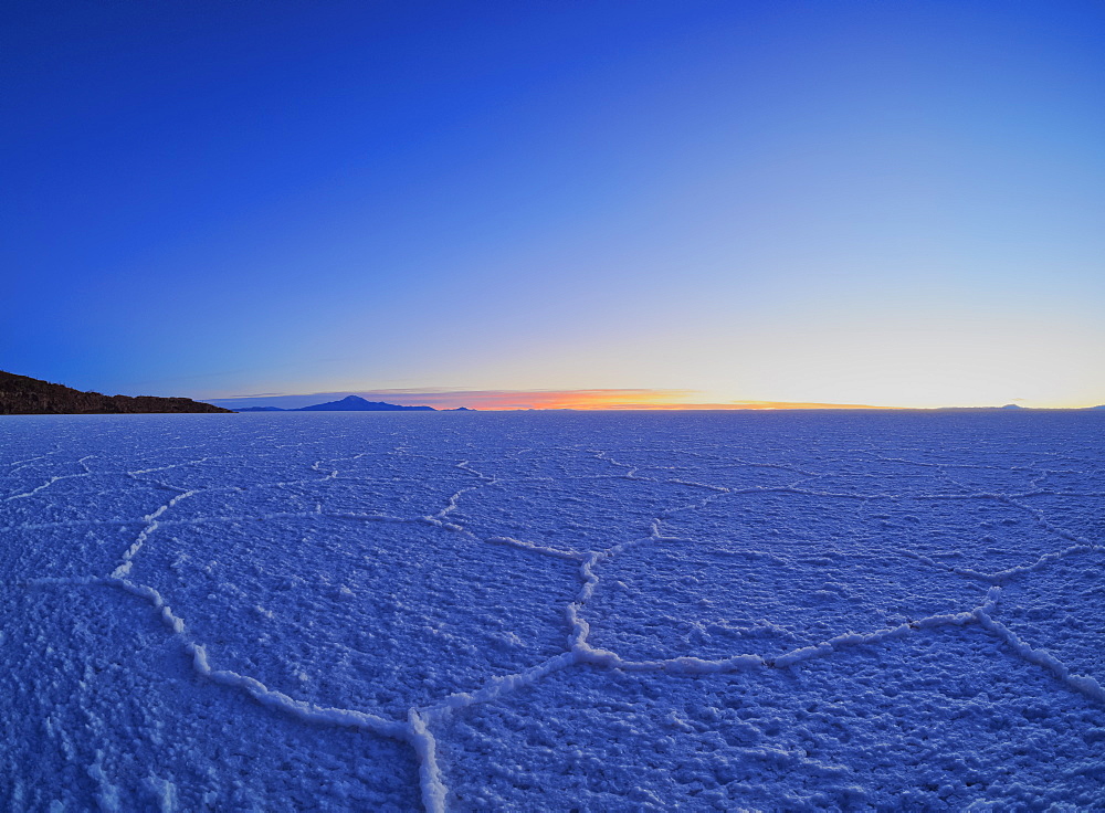 View of the Salar de Uyuni, the largest salt flat in the world, at sunrise, Daniel Campos Province, Potosi Department, Bolivia, South America