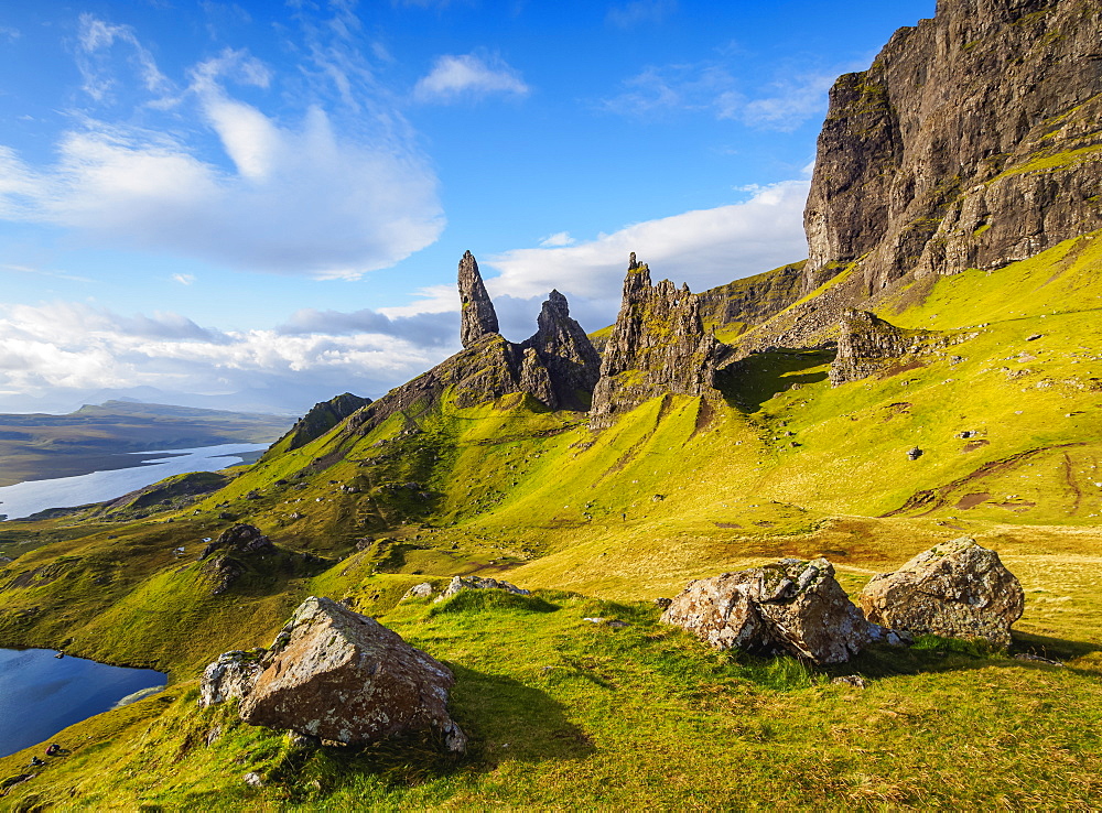 View of the Old Man of Storr, Isle of Skye, Inner Hebrides, Scotland, United Kingdom, Europe