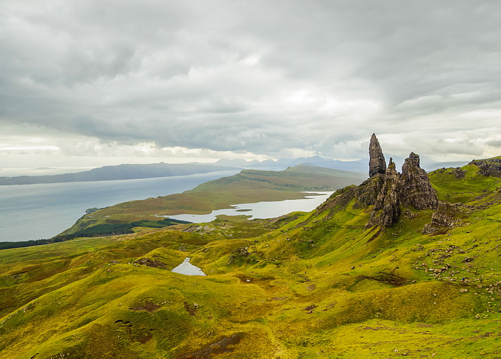 View of the Old Man of Storr, Isle of Skye, Inner Hebrides, Scotland, United Kingdom, Europe