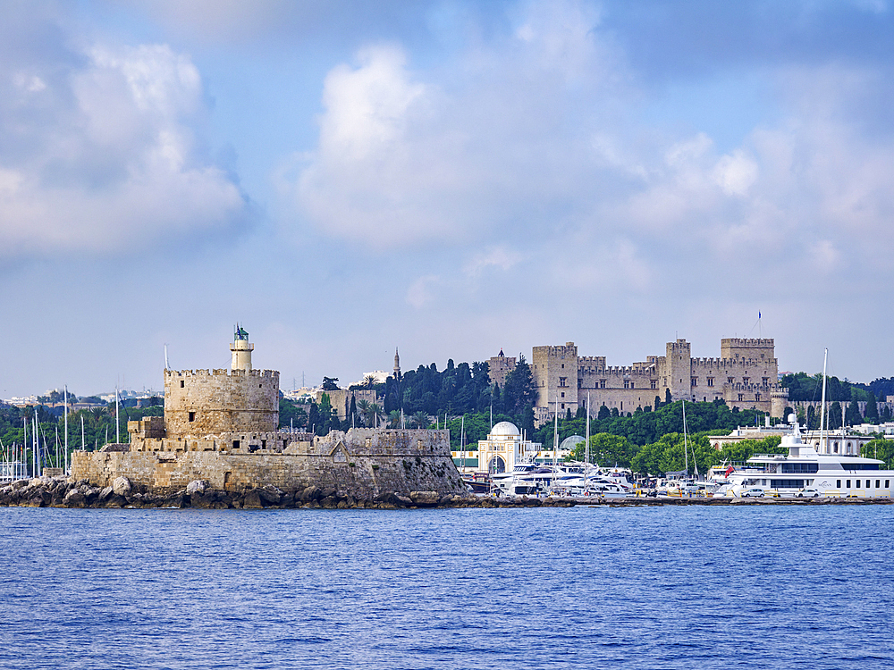 View towards the Saint Nicholas Fortress and Palace of the Grand Master of the Knights of Rhodes, UNESCO World Heritage Site, Rhodes City, Rhodes Island, Dodecanese, Greek Islands, Greece, Europe