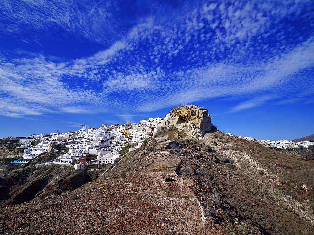 Oia Village, Santorini (Thira) Island, Cyclades, Greek Islands, Greece, Europe