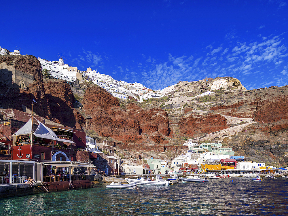 Ammoudi Bay and Oia Village, Santorini (Thira) Island, Cyclades, Greek Islands, Greece, Europe