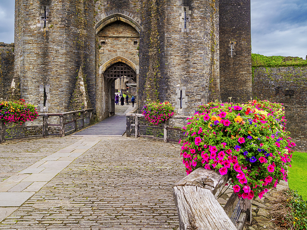 Caerphilly Castle, Caerphilly, Gwent, Wales, United Kingdom, Europe