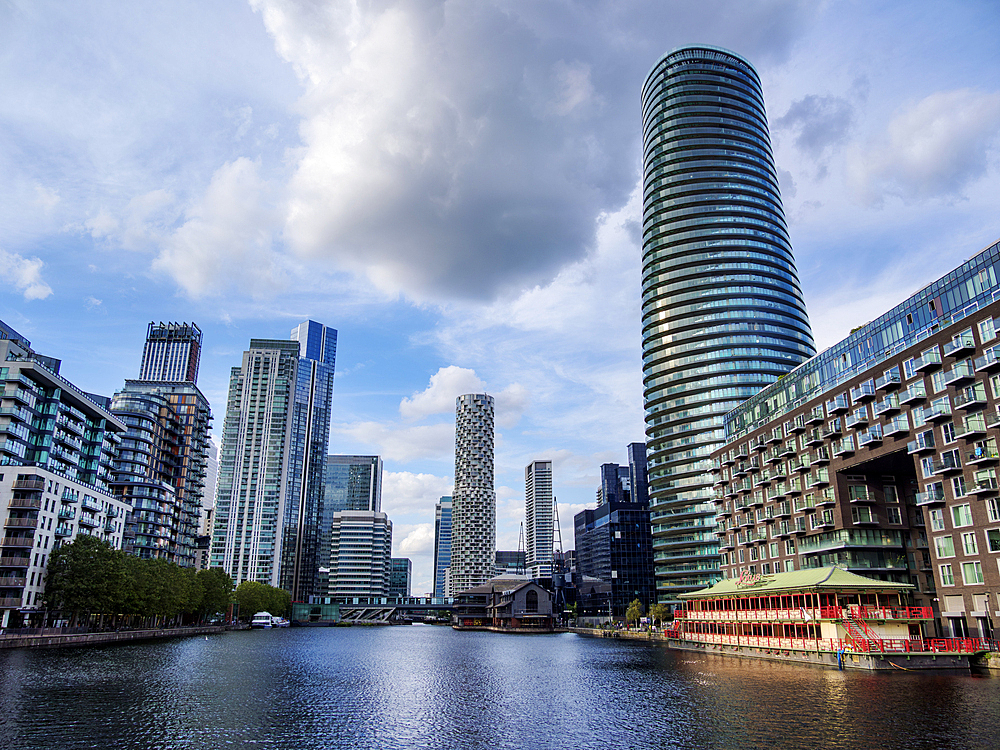 Millwall Inner Dock and Arena Tower, Isle of Dogs, London, England, United Kingdom, Europe