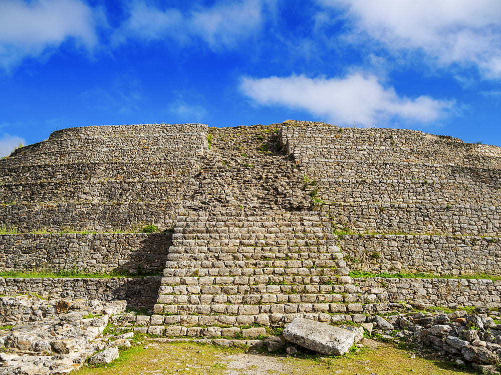 Kinich Kak Moo Mayan Pyramid, Izamal, Yucatan State, Mexico