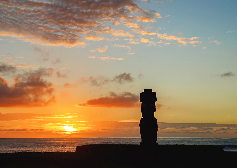 Moai in Ahu Ko Te Riku at sunset, Tahai Archaeological Complex, Rapa Nui National Park, UNESCO World Heritage Site, Easter Island, Chile, South America