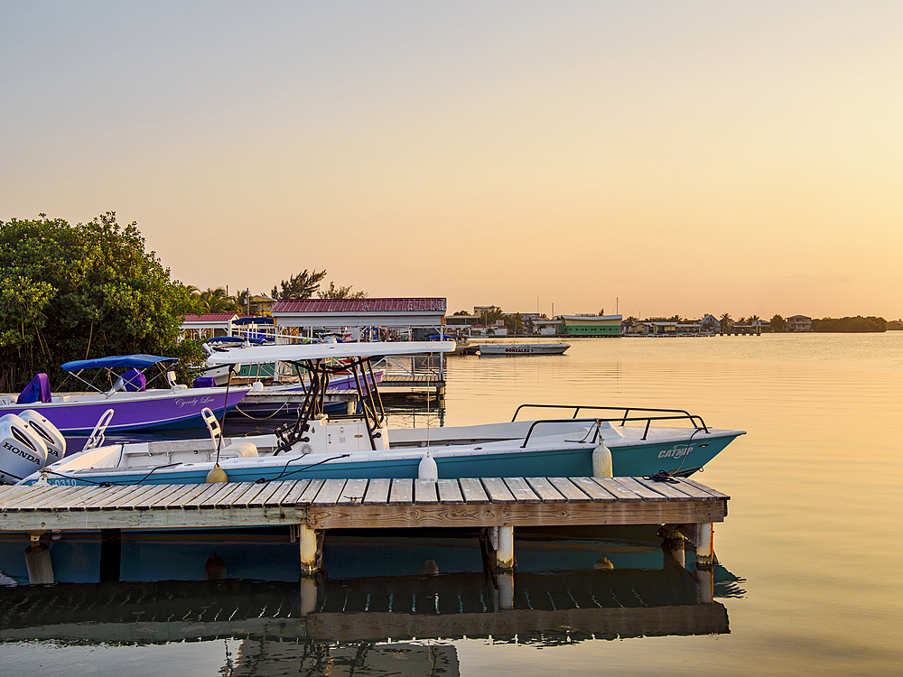 San Pedro Lagoon at sunset, San Pedro Town, Ambergris Caye, Belize District, Belize