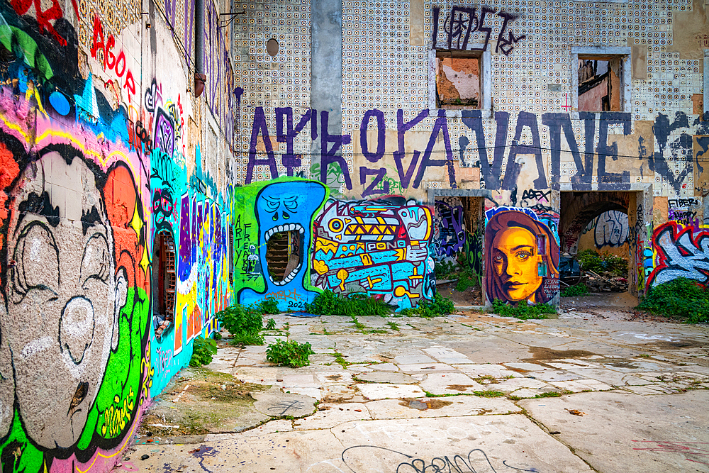 Graffiti at Arialva on the banks of the Tagus, Lisbon, Portugal, Europe