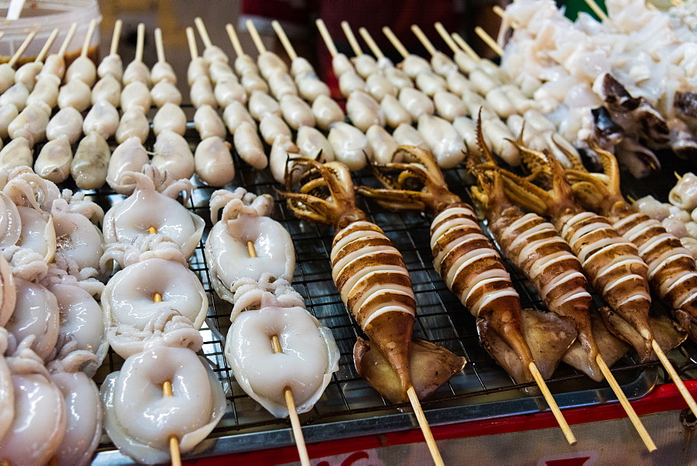 Street food of seafood, Bangkok, Thailand, Southeast Asia, Asia