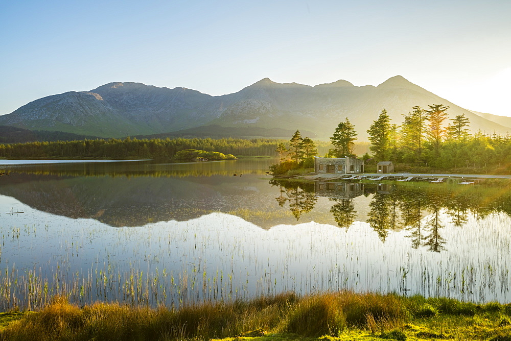 Inagh Lake, Inagh valley, Connemara, County Galway, Connacht province, Republic of Ireland, Europe