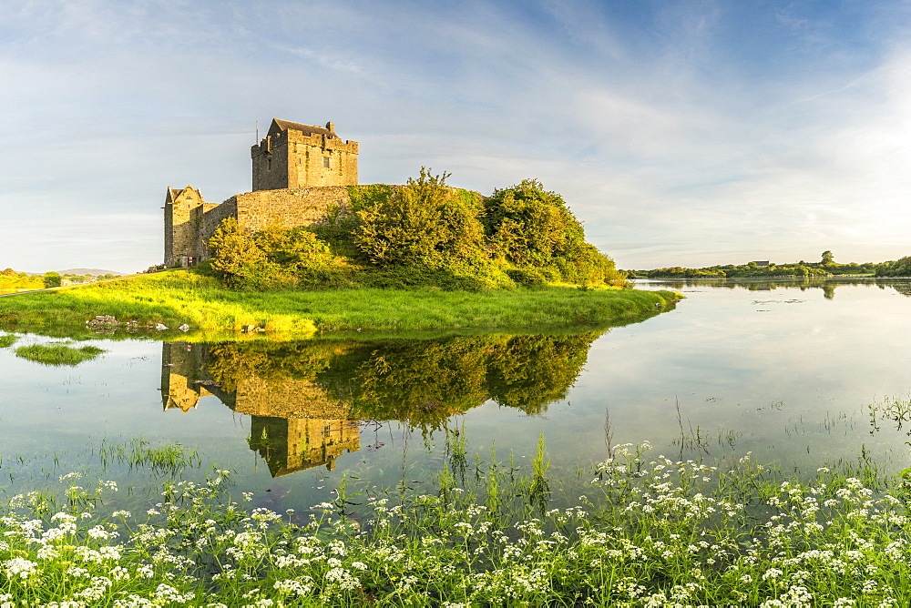 Dunguaire Castle, County Galway, Connacht province, Republic of Ireland, Europe