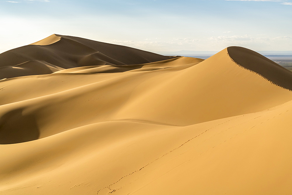 Khongor sand dunes in Gobi Gurvan Saikhan National Park, Sevrei district, South Gobi province, Mongolia, Central Asia, Asia