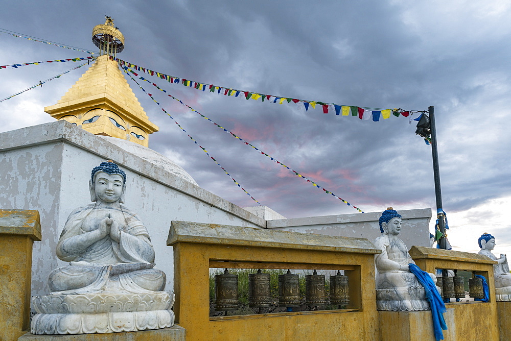 Buddhist statues at Amarbayasgalant Monastery at sunset, Mount Buren-Khaan, Baruunburen district, Selenge province, Mongolia, Central Asia, Asia