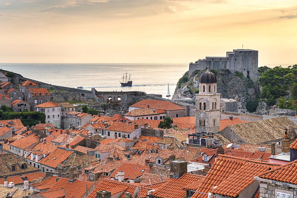 View of the old town at sunset, with Franciscan Monastery and Fort Lovrijenac, Dubrovnik, UNESCO World Heritage Site, Dubrovnik-Neretva county, Croatia, Europe