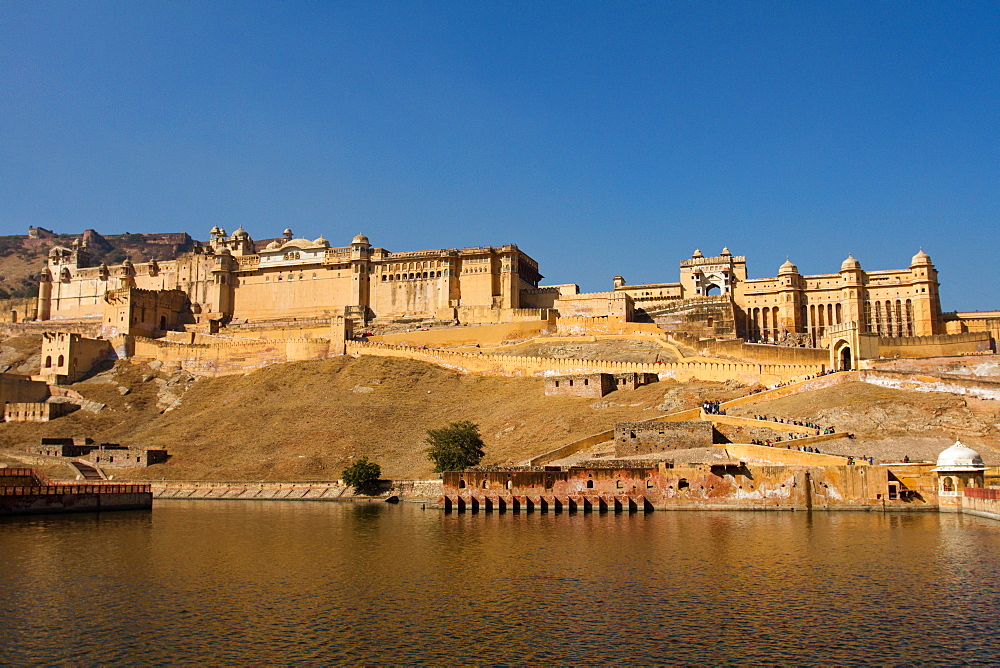 Amber Fort overlooking Maota Lake, Jaipur, Rajasthan, India, Asia