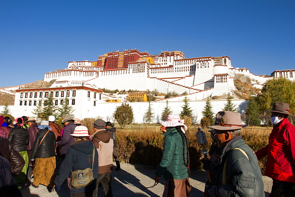 The Potala Palace of Lhasa, UNESCO World Heritage Site, Lhasa, Tibet, China, Asia