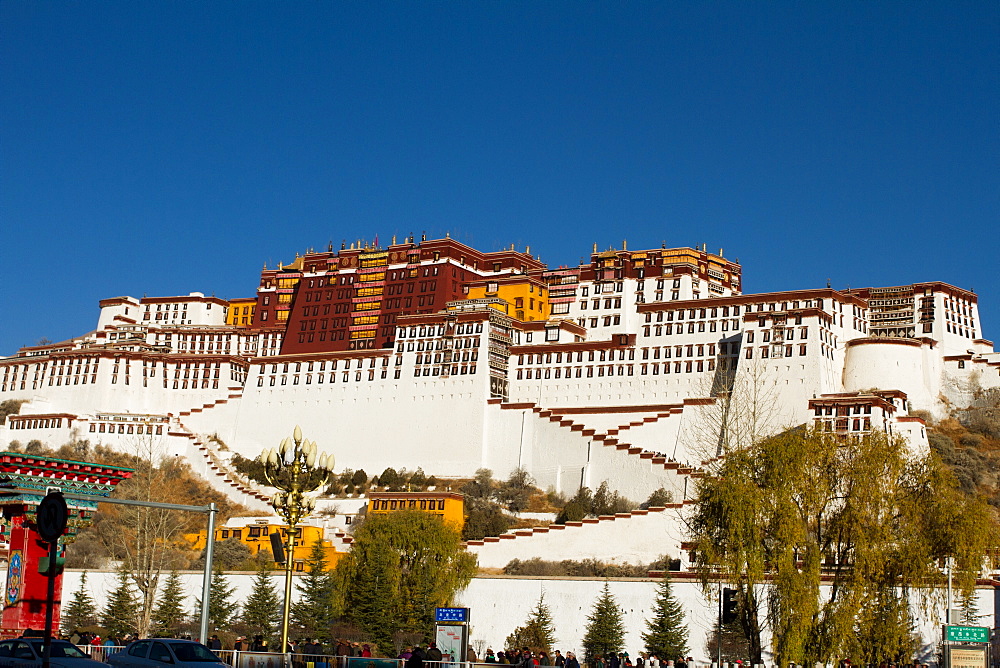 The Potala Palace of Lhasa, UNESCO World Heritage Site, Lhasa, Tibet, China, Asia