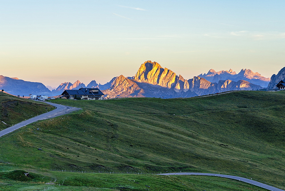 Giau Pass at sunrise, Dolomites, Veneto, Italy, Europe