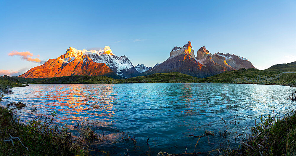 Lake Nordenskjold and Cerro Paine Grande at sunrise, Torres del Paine National Park, Ultima Esperanza Province, Magallanes and Chilean Antactica Region, Patagonia, Chile, South America