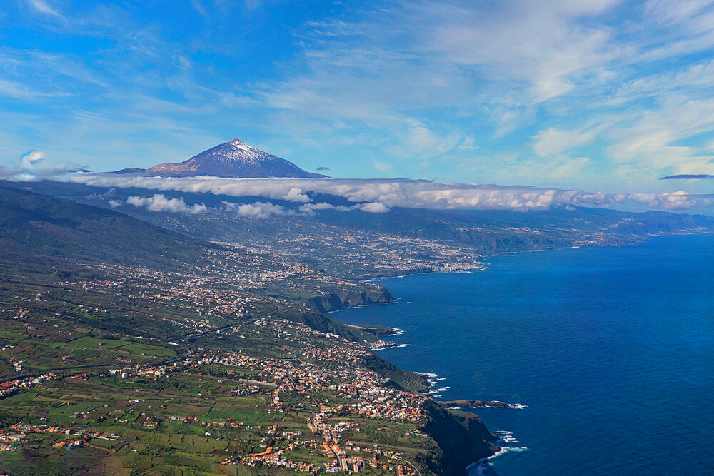 Santa Cruz de Tenerife and Mount Teide, Tenerife, Canary Islands, Spain, Atlantic, Europe