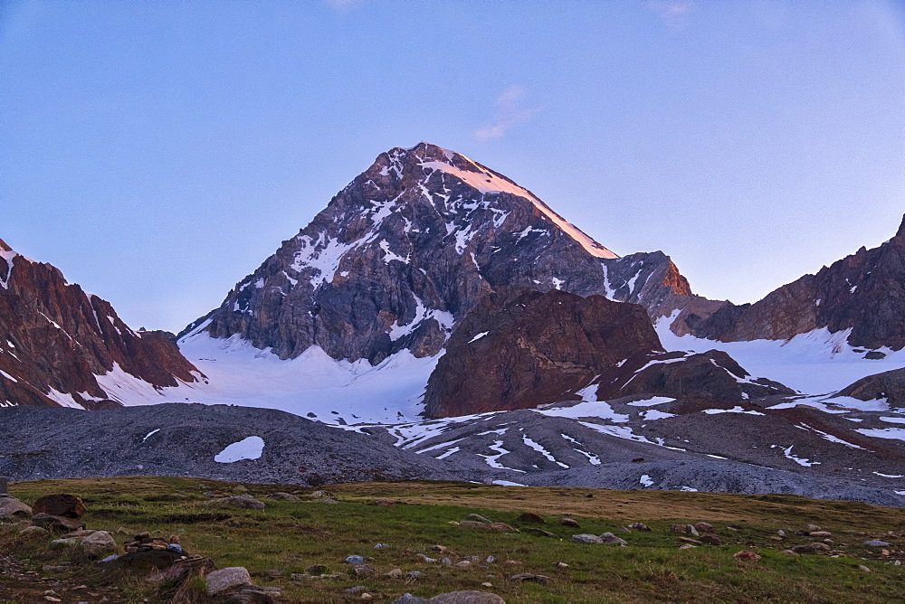 Mount Gran Zebru at sunrise, Valfurva, Lombardy, Italy, Europe