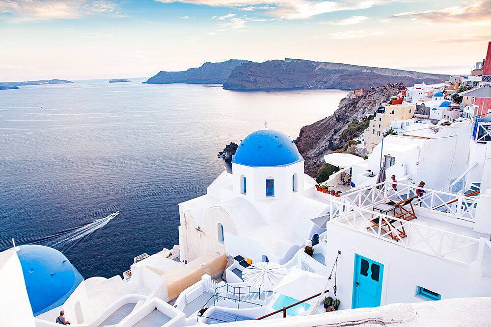 Scenic town of Oia, Santorini (Thira), Cyclades, Greek Islands, Greece, Europe