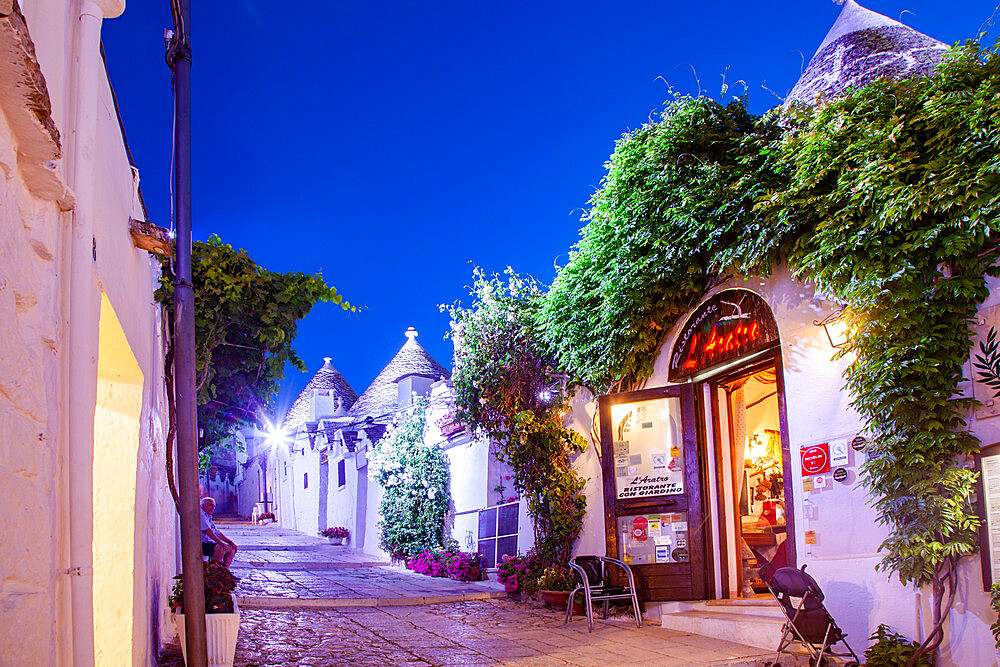 Trulli houses, Alberobello, UNESCO World Heritage Site, Apulia, Italy, Europe