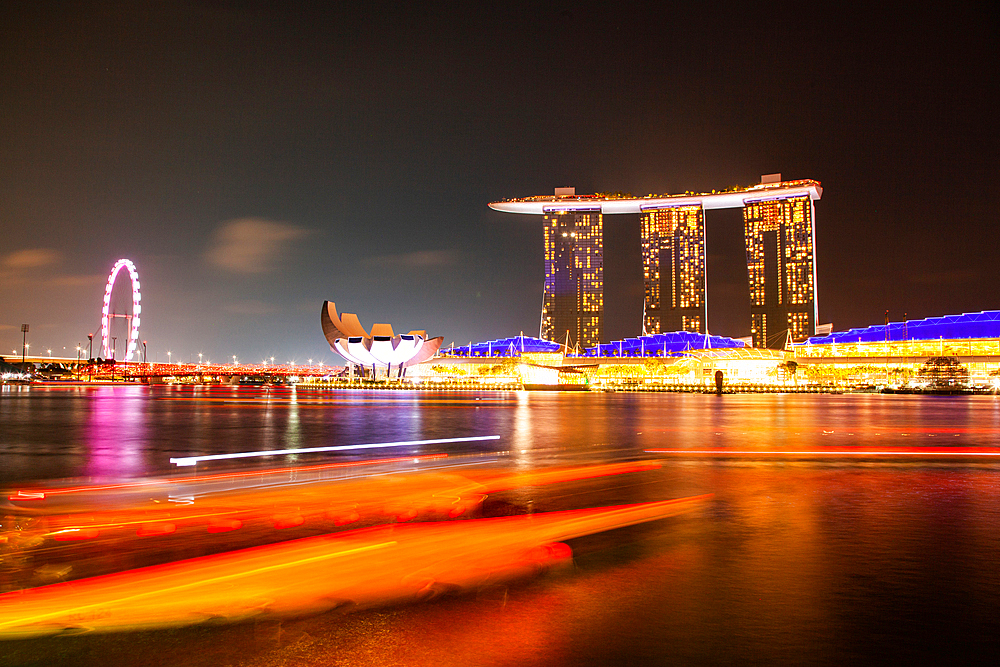 Singapore skyline at the Marina during twilight, Singaore, Southeast Asia, Asia