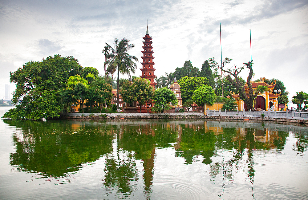 Tran Quoc Temple in Hanoi, Vietnam, Indochina, Southeast Asia, Asia