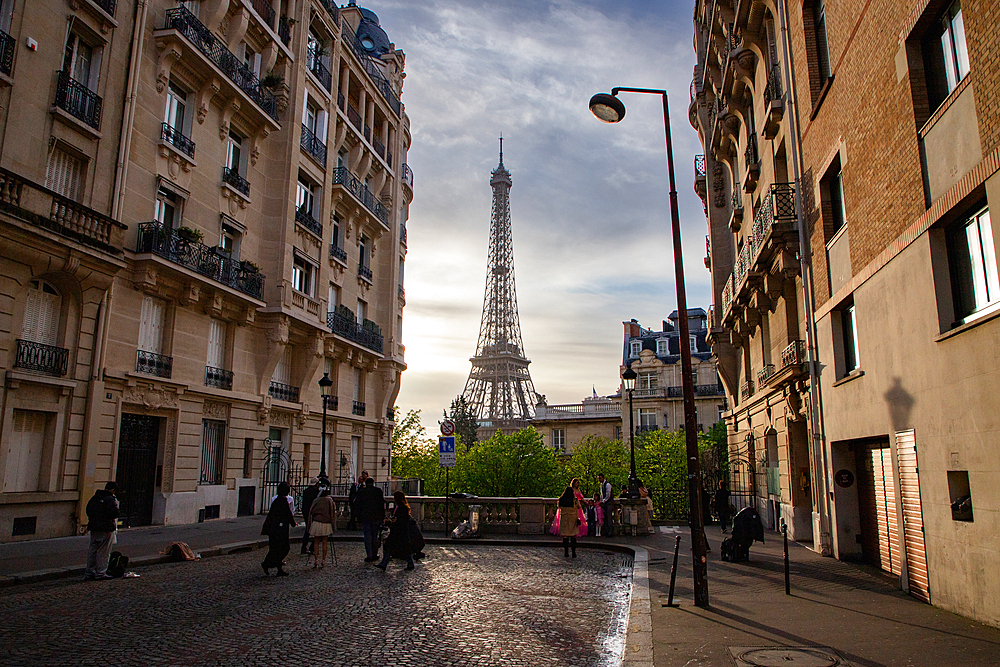 sunrise in Paris with the Eiffel Tower