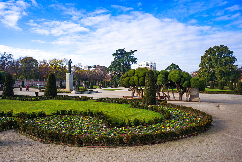 Manicured gardens in Retiro Park, Madrid, Spain, Europe