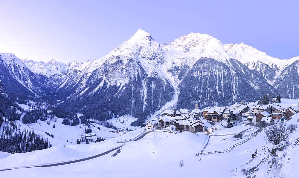 Delicate tones during twilight at Latsch, Bergun, Albula Valley, Prattigau/Davos, Canton of Graubunden, Switzerland, Europe