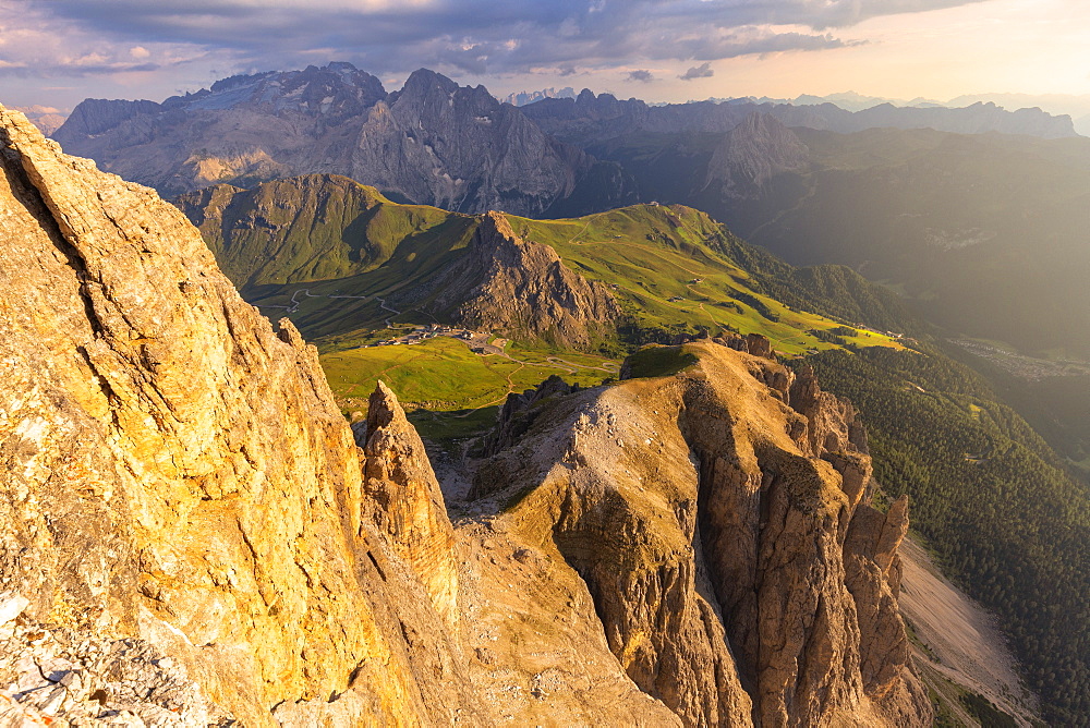 Sunset from Piz Pordoi with Marmolada in the background, Fassa Valley, Trentino, Dolomites, Italy, Europe