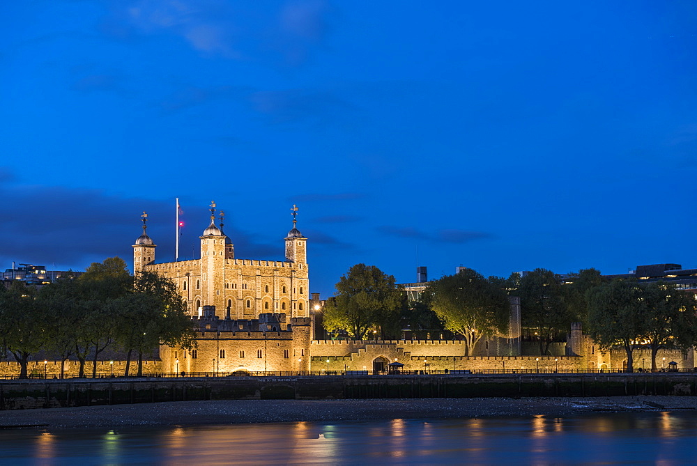 Tower of London at night, UNESCO World Heritage Site, City of London, London, England, United Kingdom, Europe