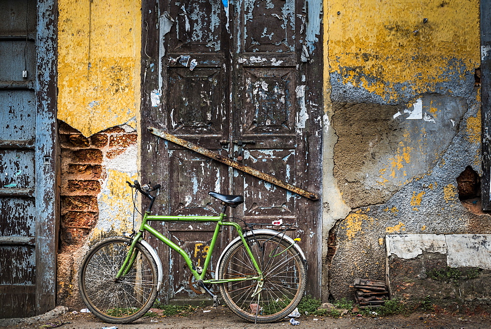 Street scene, Fort Kochi (Cochin), Kerala, India, Asia