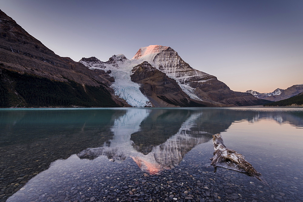 Mount Robson, Canadian Rockies' highest peak, in the morning, viewed from the Berg Lake, Mount Robson Provincial Park, UNESCO World Heritage Site, Canadian Rockies, British Columbia, Canada, North America