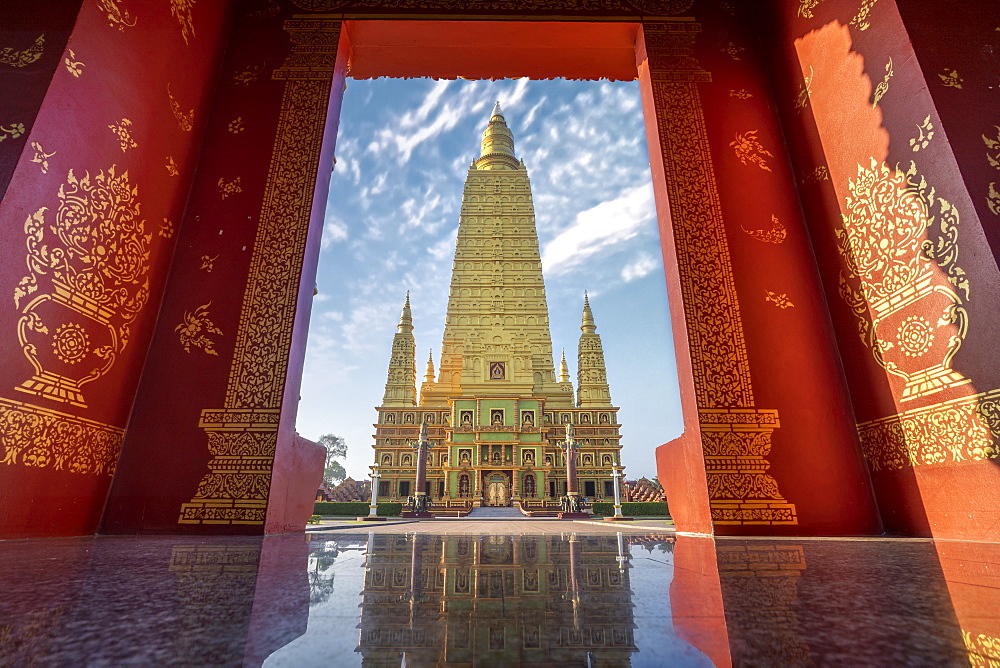 Wat Mahathat Watchiramongkhon (Wat Bang Thong) in Krabi, Thailand, Southeast Asia, Asia