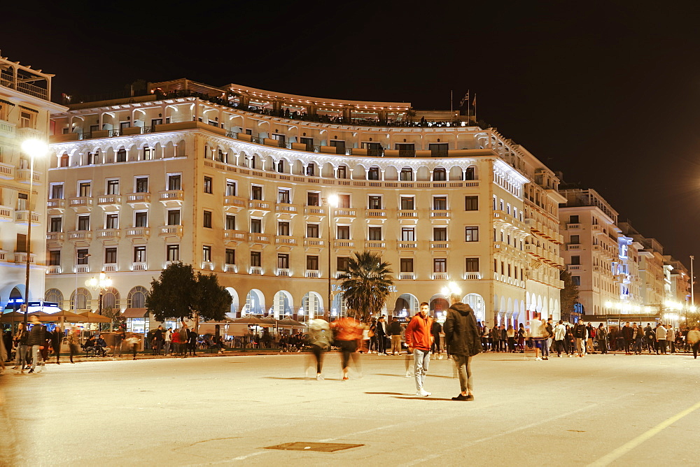 Aristotelous Square, the main square with illuminated historical buildings, Thessaloniki, Greece, Europe