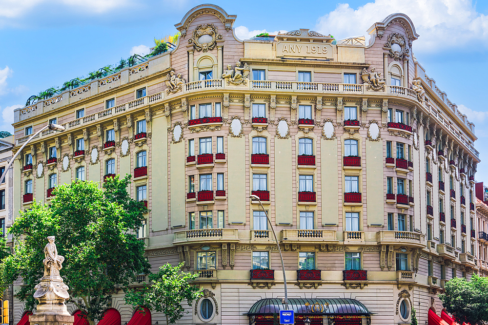 El Palace luxury hotel with a Neoclassical facade, Barcelona, Catalonia, Spain, Europe