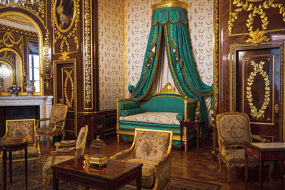 Exhibits detail inside the Royal Castle State Museum, former residence of Polish monarchs, Warsaw, Poland, Europe