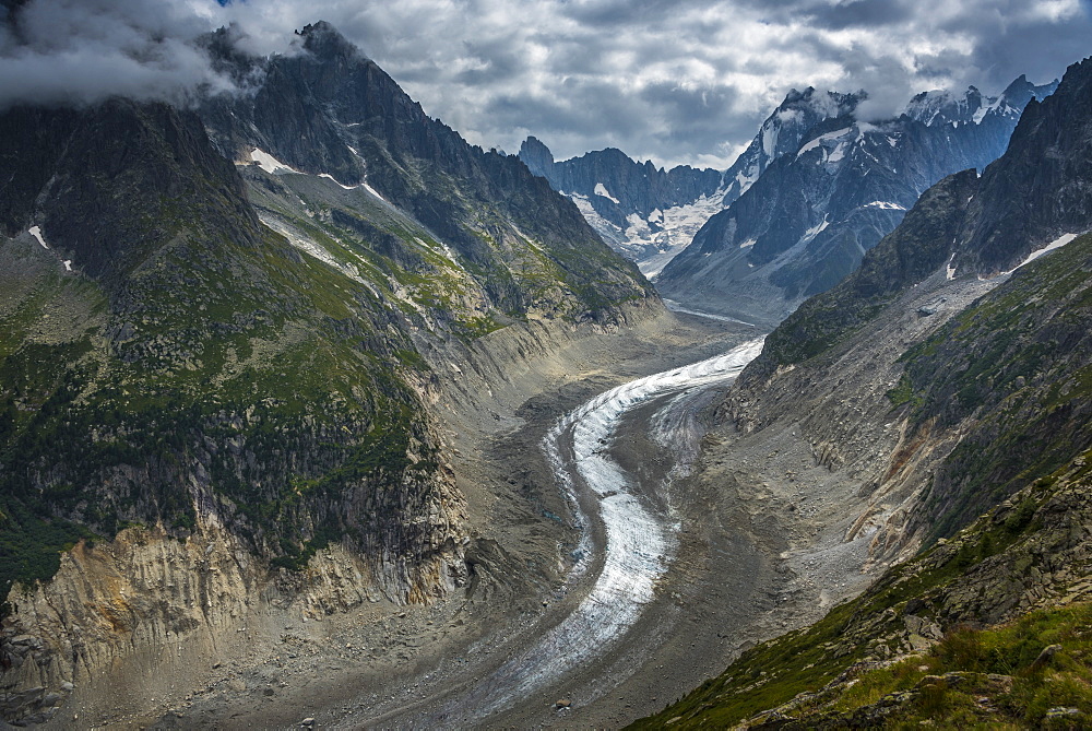 Mer de Glace, the largest glacier in France, 7km long and 200m deep flowing into the Chamonix Valley, Haute Savoie, French Alps, France, Europe