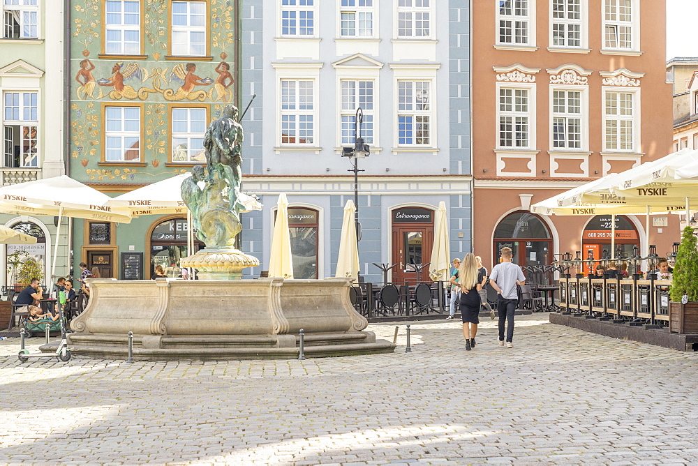 Fountain of Neptune in the Old Town Square, Poznan, Poland, Europe