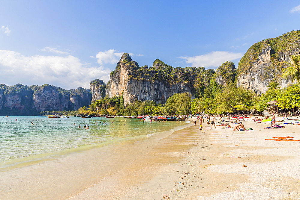 Railay beach and karst scenery in Railay, Ao Nang, Krabi Province, Thailand, Southeast Asia, Asia