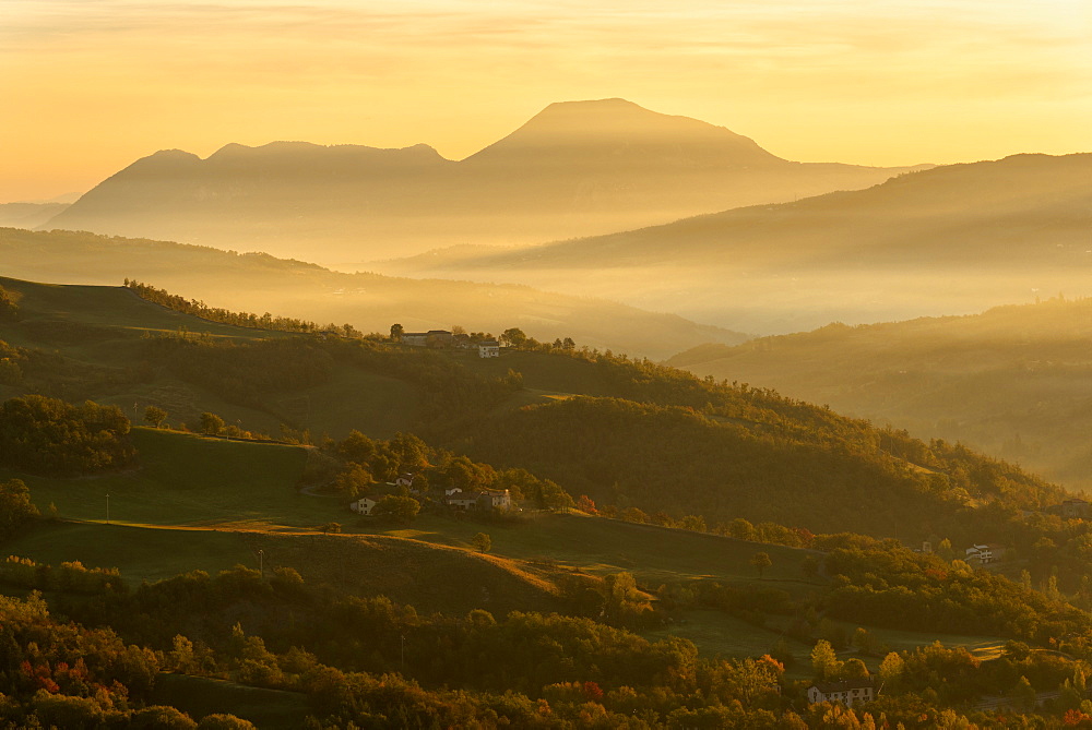 Autumn in Tosco Emiliano Apennines at dawn, Apuan Alps, Lizzano in Belvedere, Emilia Romagna, Italy, Europe