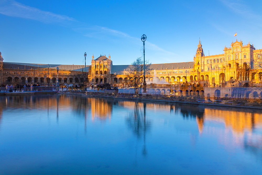 Plaza de Espana in Parque de Maria Luisa, an example of the Regionalism Architecture elements of Renaissance and Moorish styles, Andalucia, Spain, Europe