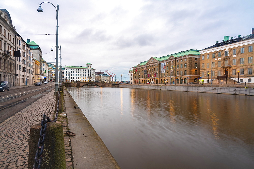 Sodra Hamngatan (Southern Harbour Street) and the Goteborg State Museum at the historic centre of Goteborg (Gothenburg), Vastra-Gotaland County, Sweden, Scandinavia, Europe